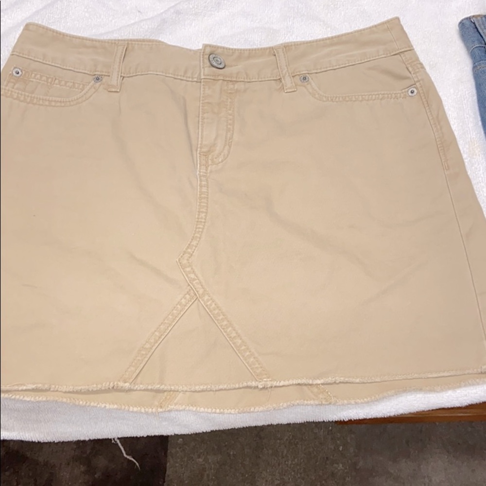 Ladies Gap Mini skirt, size 6, 100% cotton.